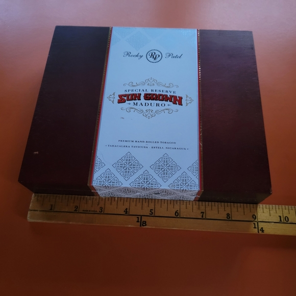 Empty Cigar Box - Picture 5 of 14